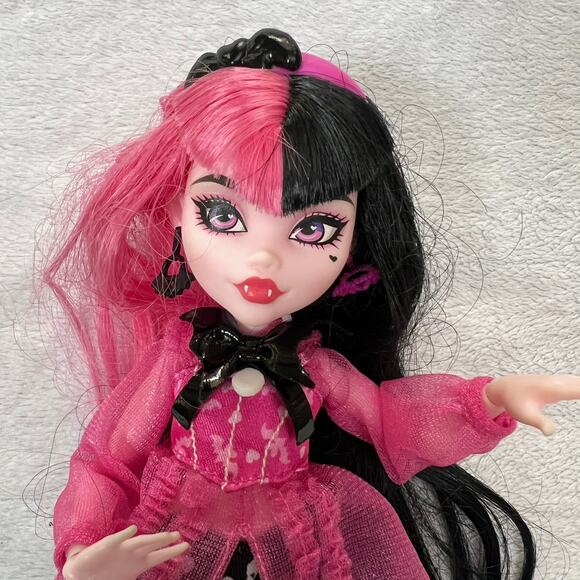 2022 Monster High‎ Draculaura Count Fabulous Doll by Mattel - Picture 3 of 9